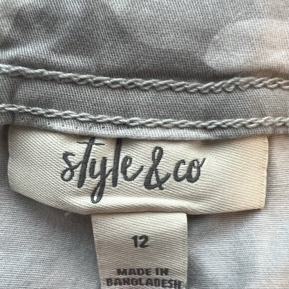 Style & Co Women's Cargo Shorts Camo Size 12 Gray Zipper Pockets High Rise NWT - Picture 5 of 16